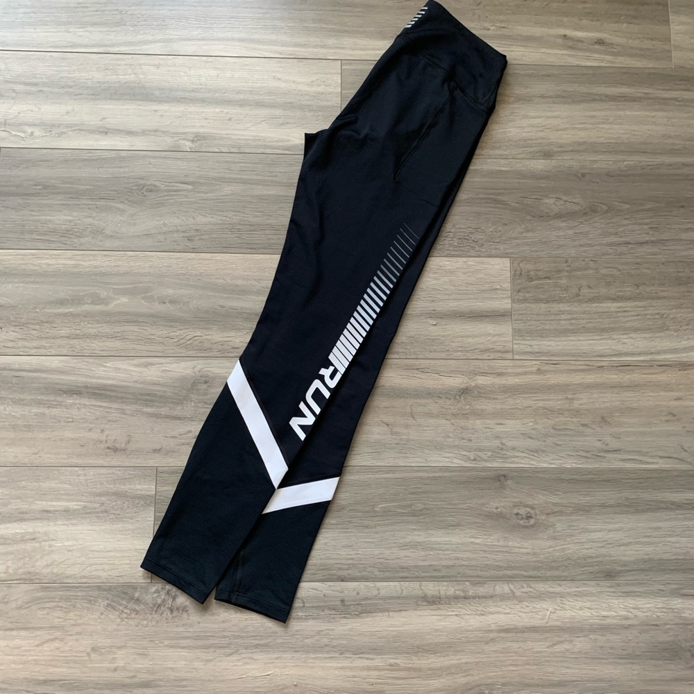 Under Armour Full Length Leggings Size Medium Run Graphic